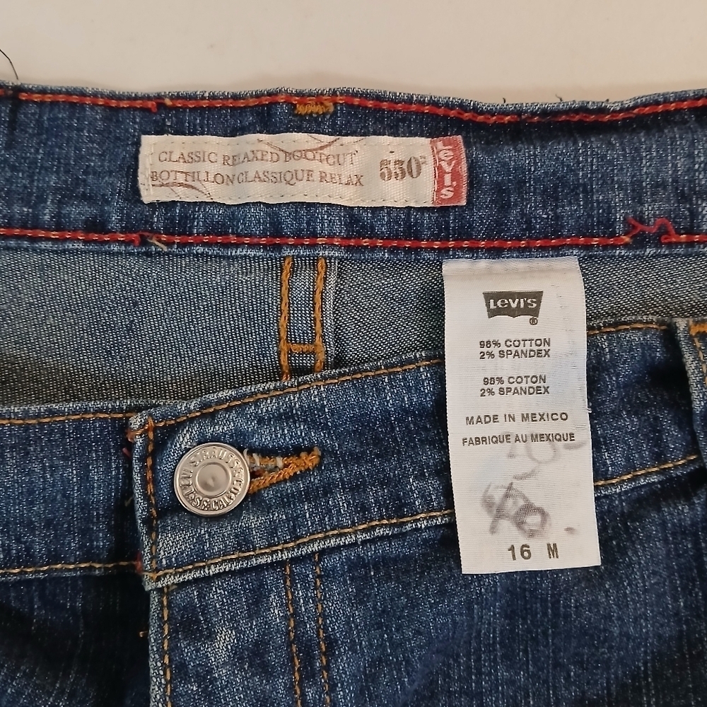 Vintage Levi's 550 Relax Classic Denim - Picture 4 of 9